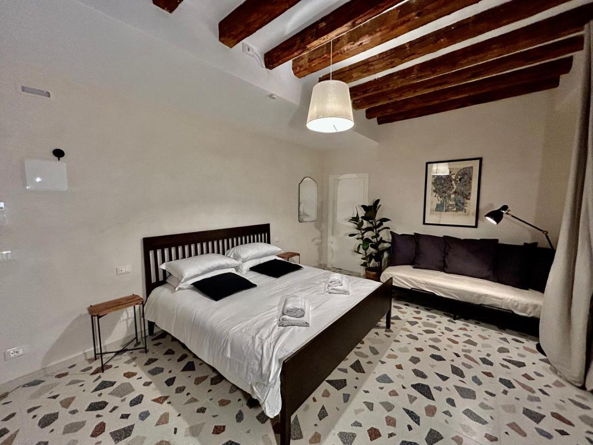 Farini Suites Wi-Fi Венеция Экстерьер фото