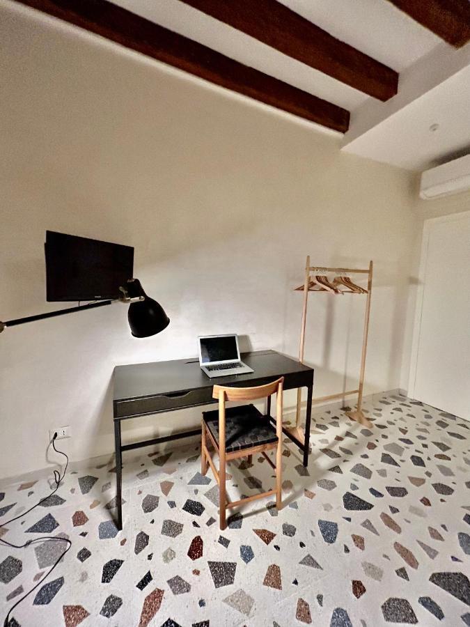 Farini Suites Wi-Fi Венеция Экстерьер фото