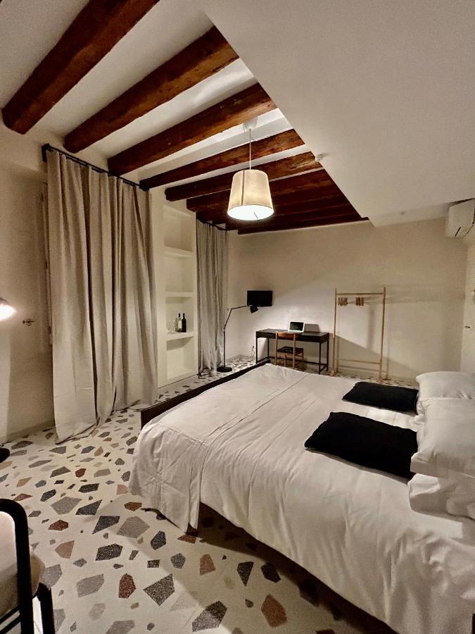 Farini Suites Wi-Fi Венеция Экстерьер фото