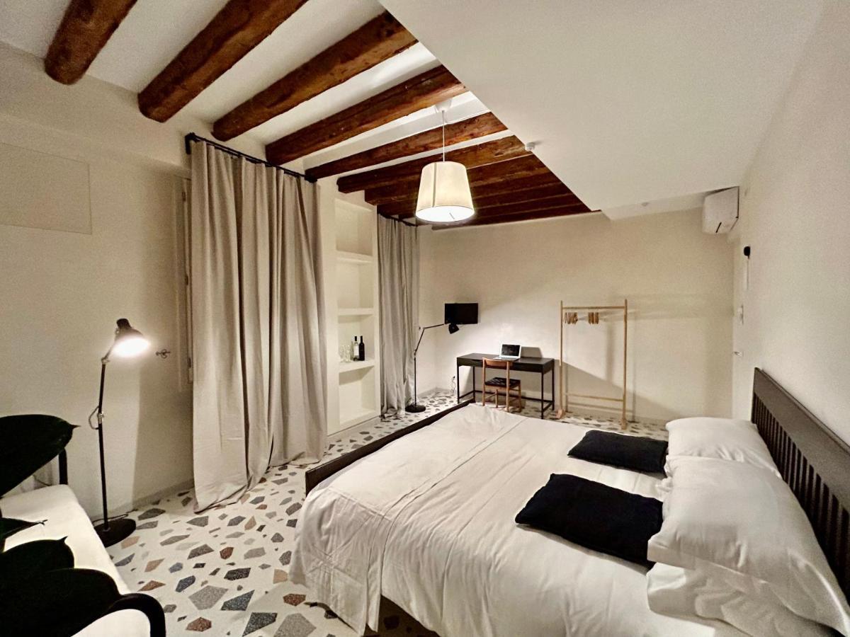 Farini Suites Wi-Fi Венеция Экстерьер фото