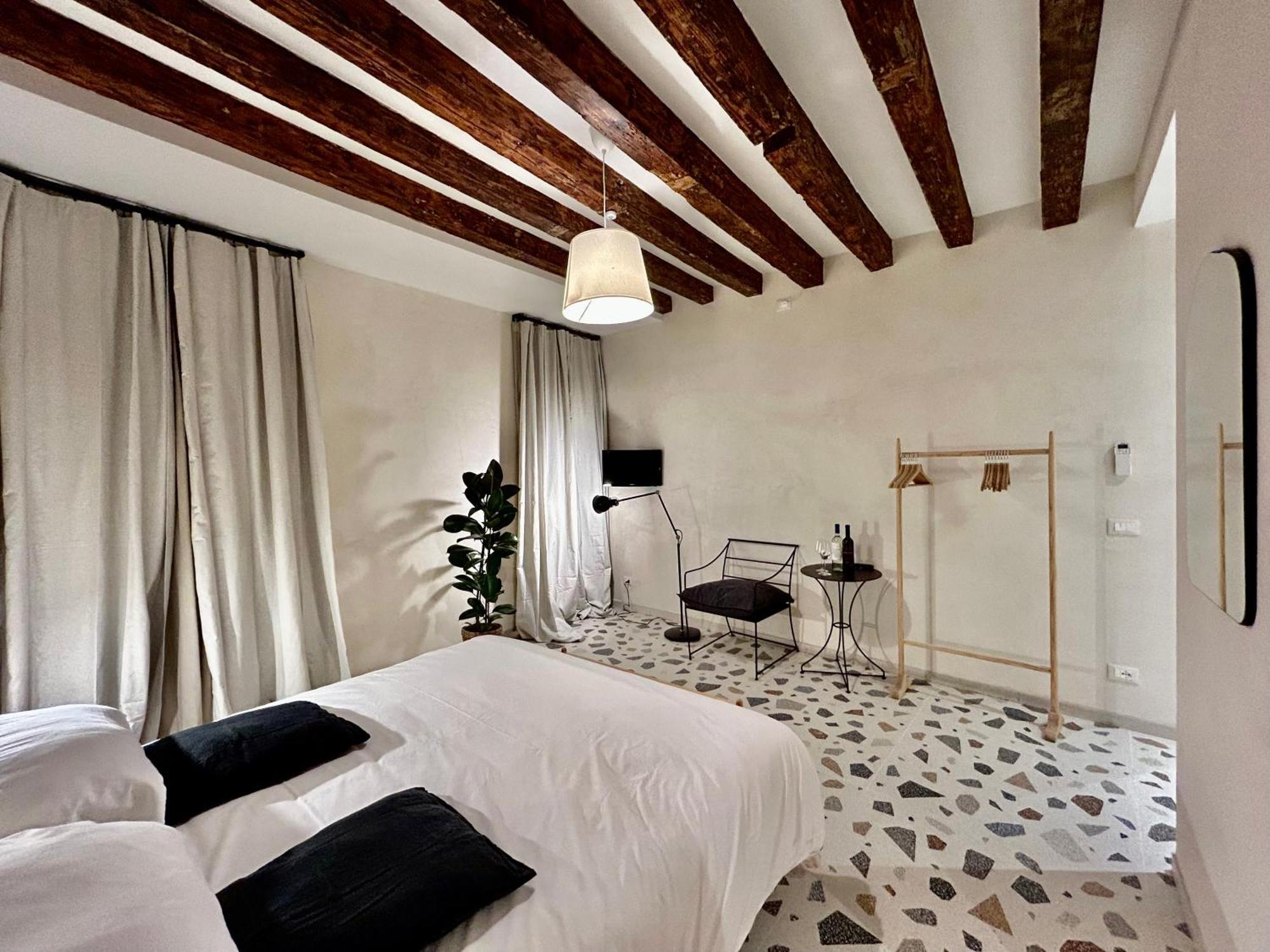 Farini Suites Wi-Fi Венеция Экстерьер фото
