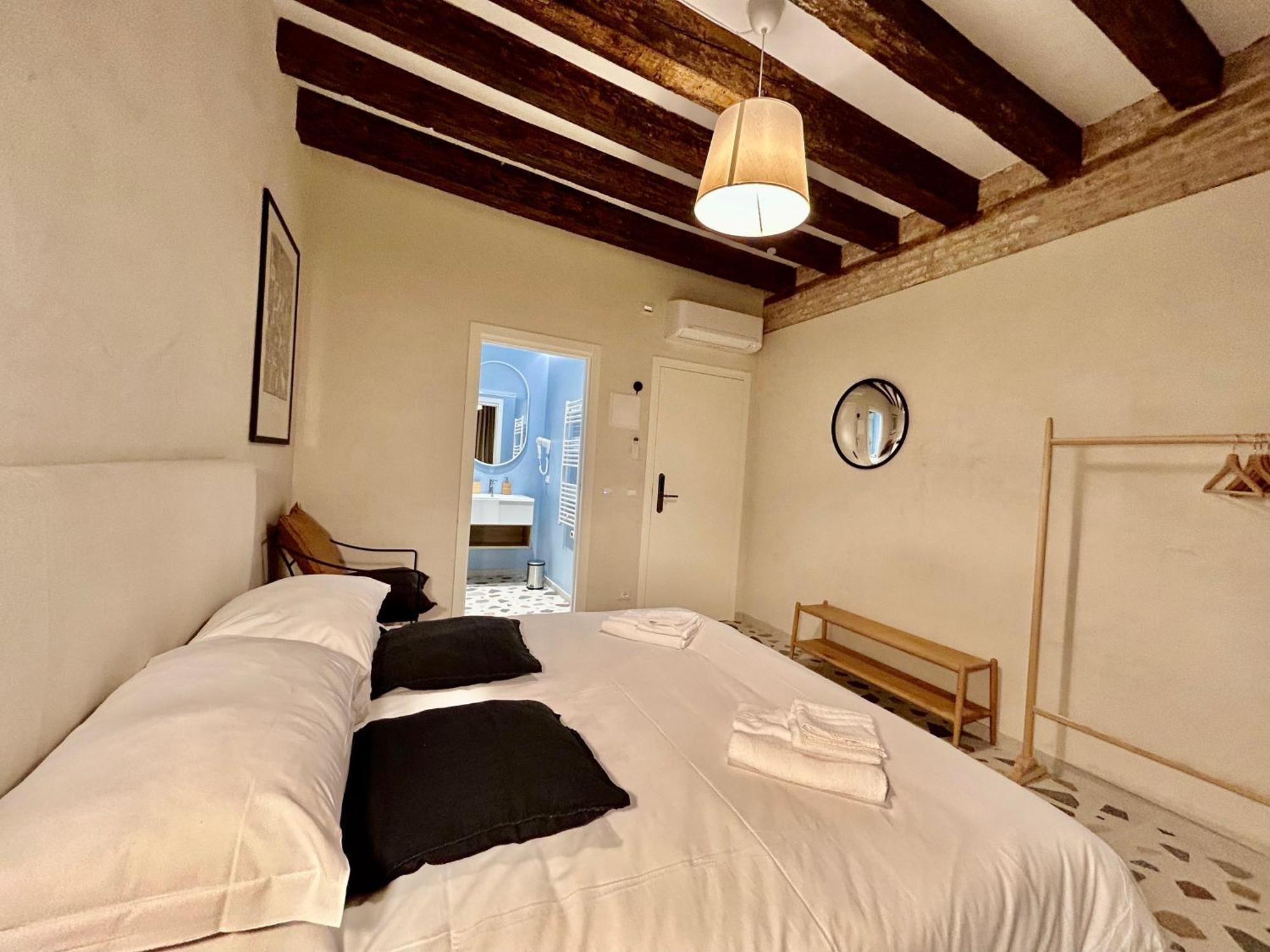 Farini Suites Wi-Fi Венеция Экстерьер фото